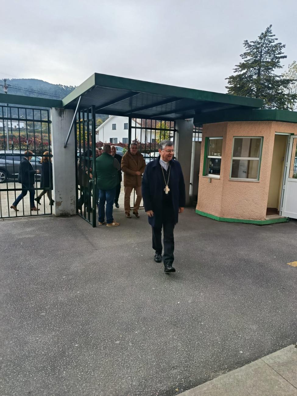 Bispo D. João Evangelista Lavrador na Escola Vale do Mouro