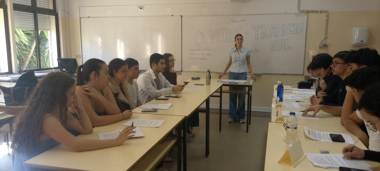 Alunos do 11º ano dinamizam debate