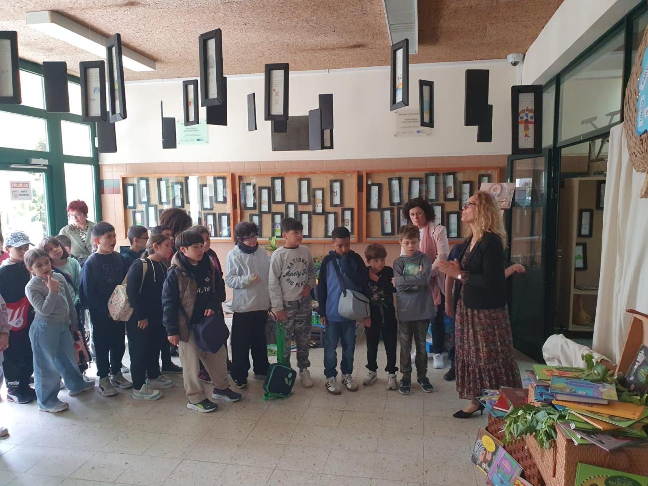 Nos dias 8 e 15 de maio, durante o período da manhã, a Escola EB 2,3 Deu-La-Deu Martins recebeu os alunos do 4.º ano das turmas M4A, V4A, V4B e V4C, provenientes das escolas EB1/JI de Mazedo e da Escola Básica José Pinheiro Gonçalves. A iniciativa permitiu aos mais novos um primeiro contacto com os espaços escolares, serviços e dinâmicas que irão encontrar no próximo ciclo de ensino.