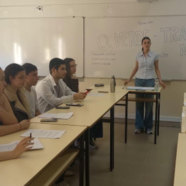 Alunos do 11º ano dinamizam debate